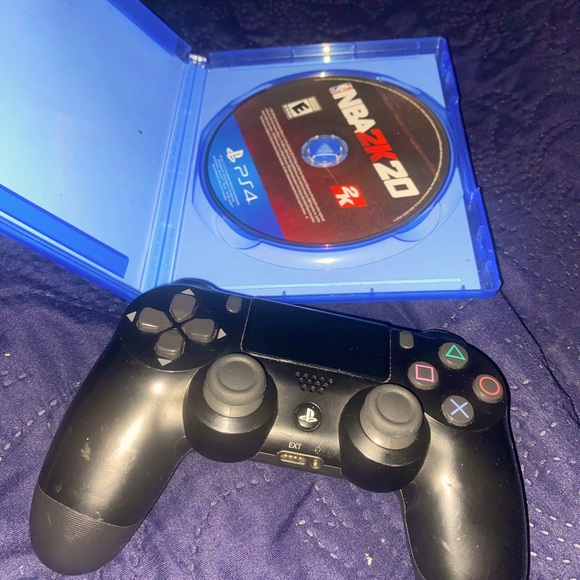 ❌SOLD❌. PS4 Controller🎮 with NBA 2K20(50$) - Picture 2 of 3